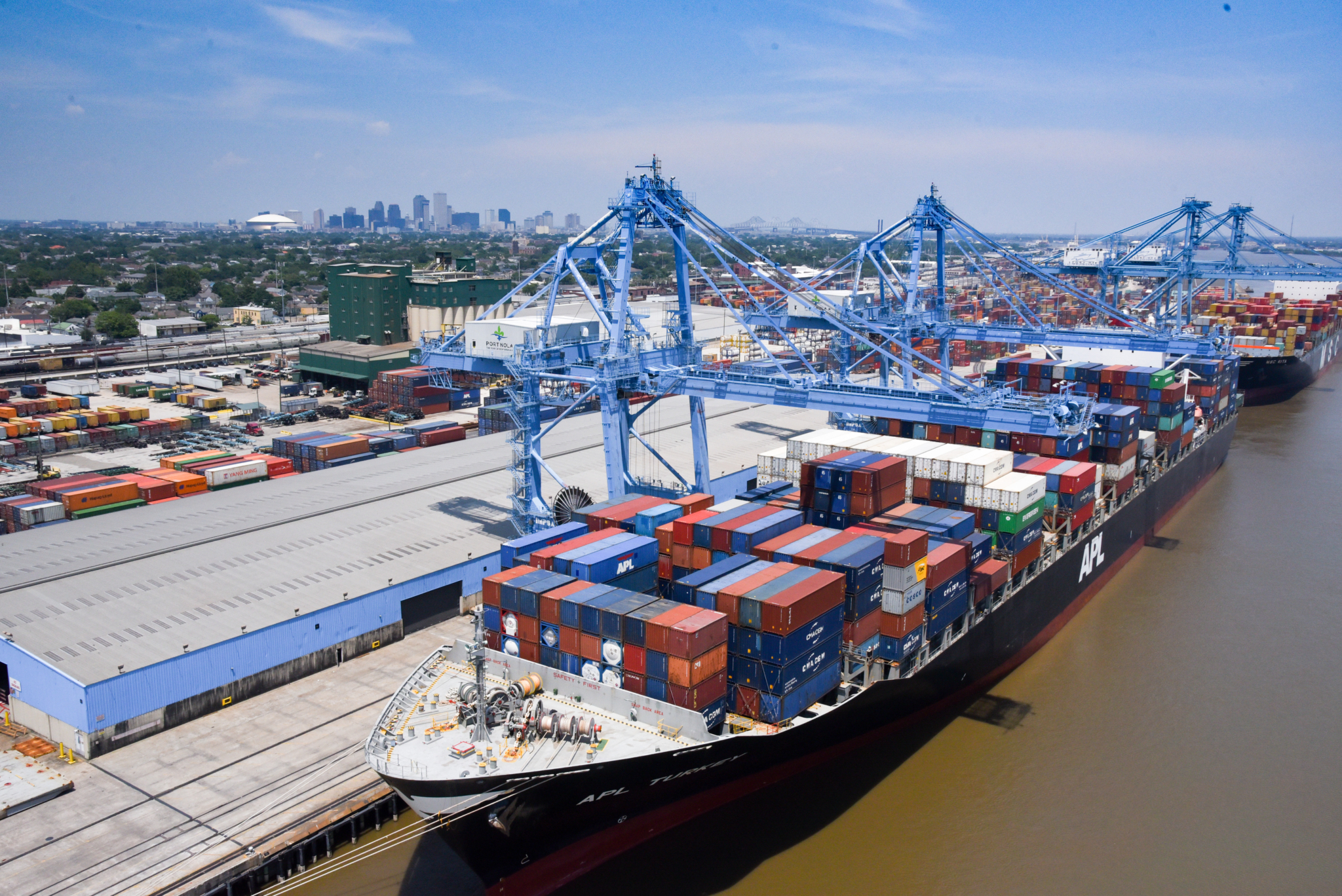 Container Vessels Worked at Napoleon Avenue Wharves